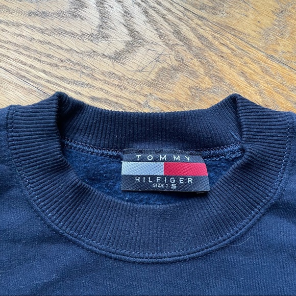 Vintage Tommy Hilfiger Sweatshirt - Picture 3 of 4